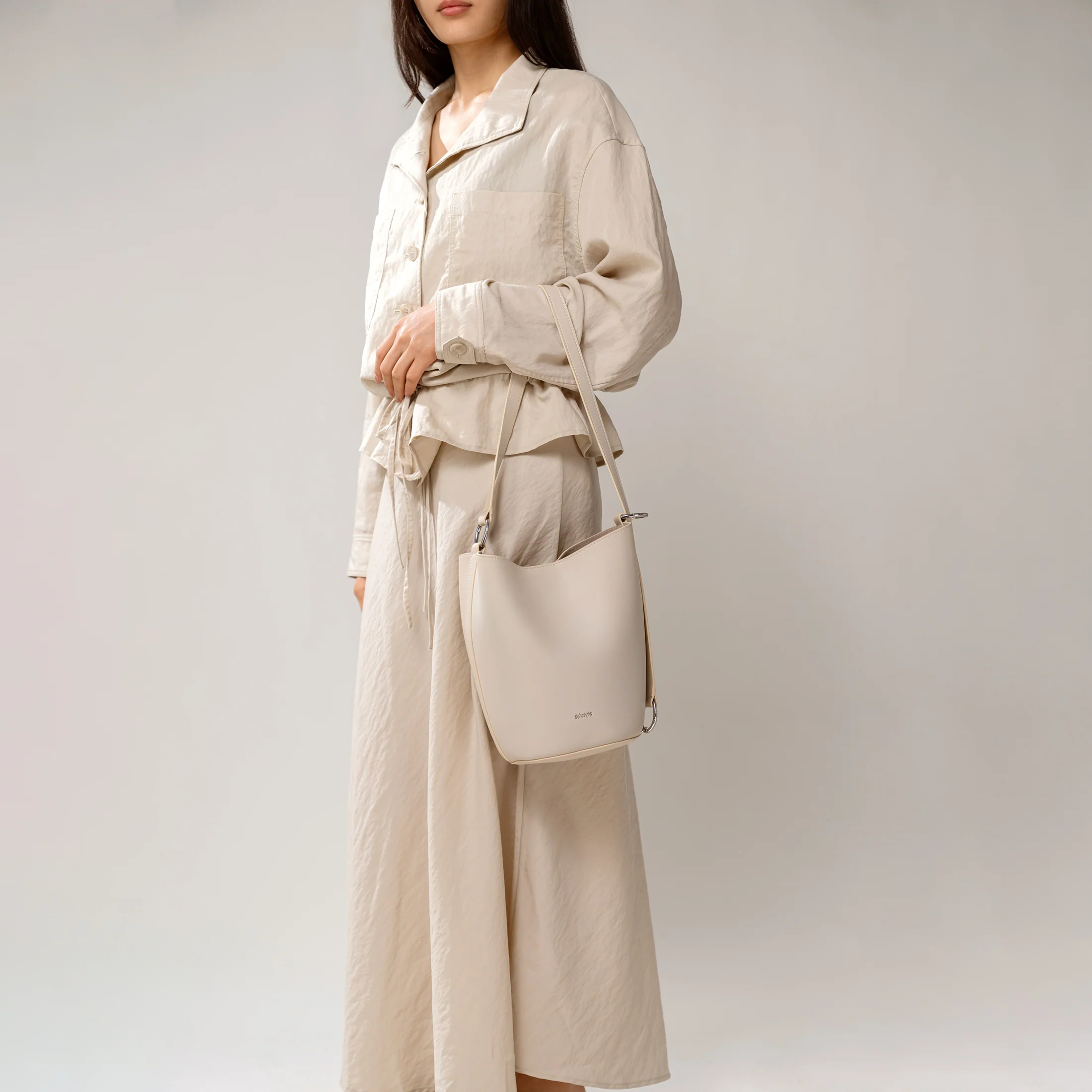 VERA Demi Bucket Small