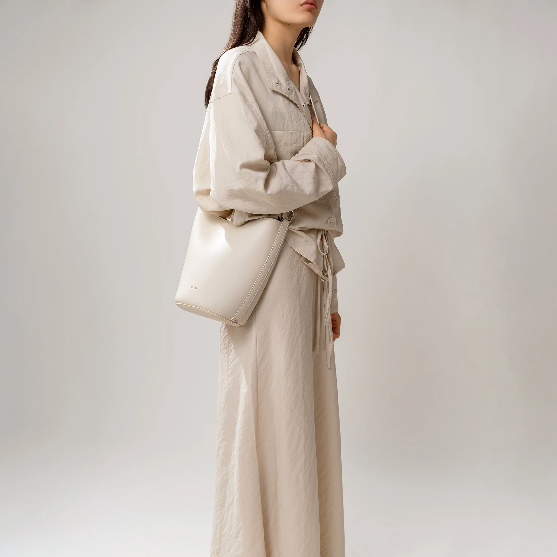 VERA Demi Bucket Small - Image 2